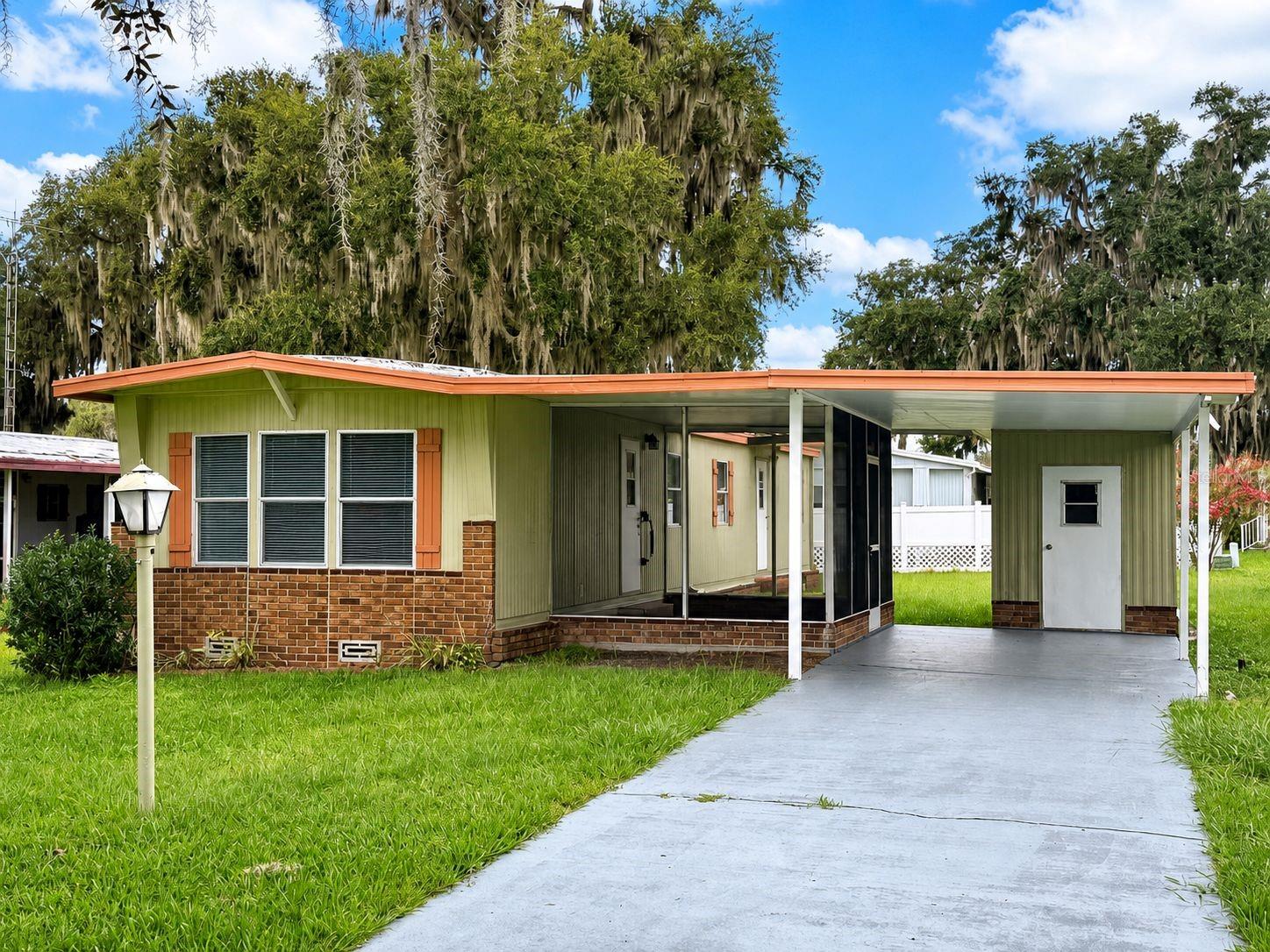 5562 LANSING DRIVE