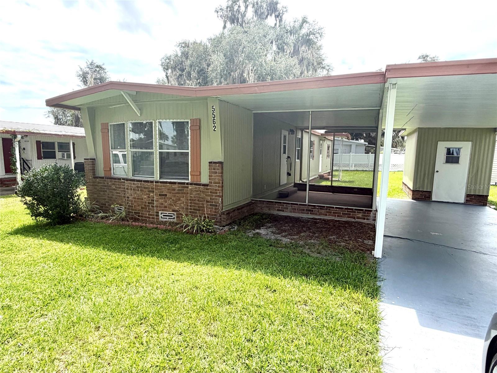 5562 LANSING DRIVE