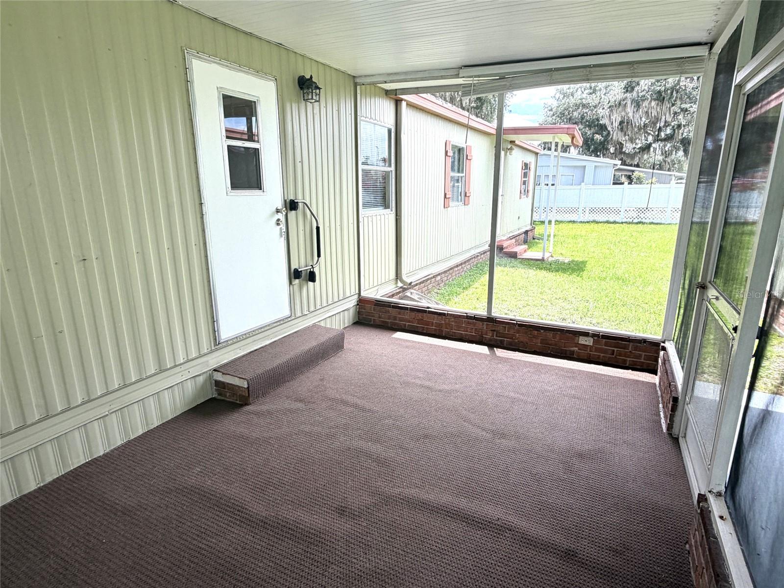 5562 LANSING DRIVE