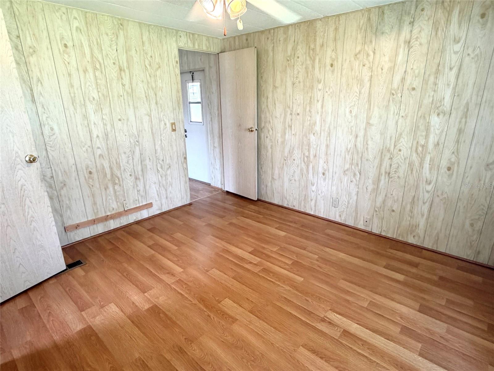 5562 LANSING DRIVE