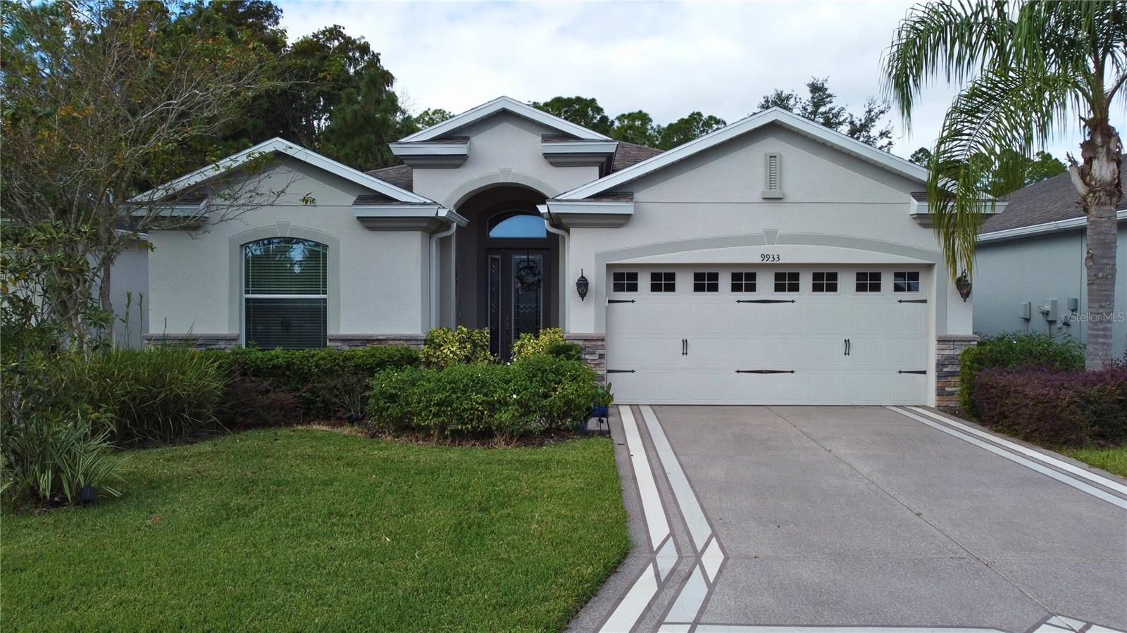 AUTUMN OAKS - Residential