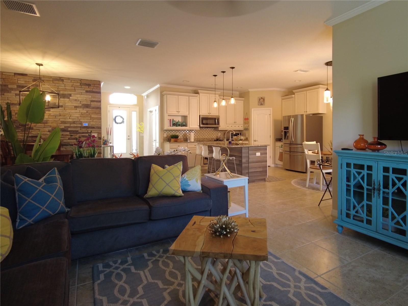 AUTUMN OAKS - Residential