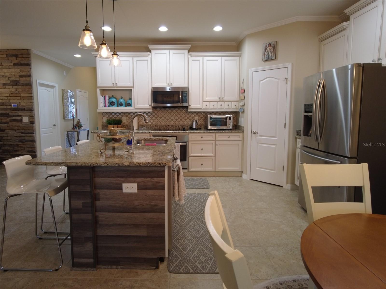 AUTUMN OAKS - Residential