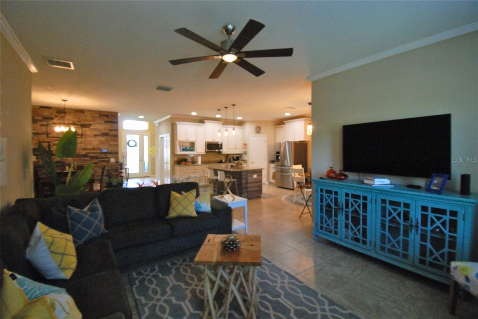 AUTUMN OAKS - Residential