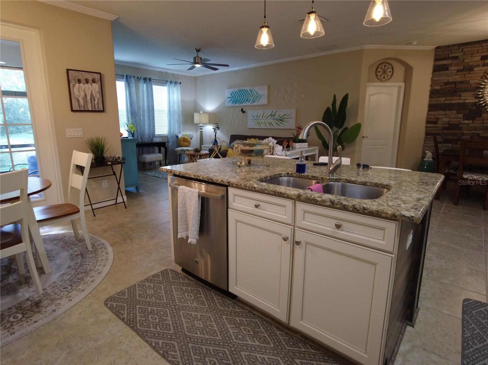 AUTUMN OAKS - Residential