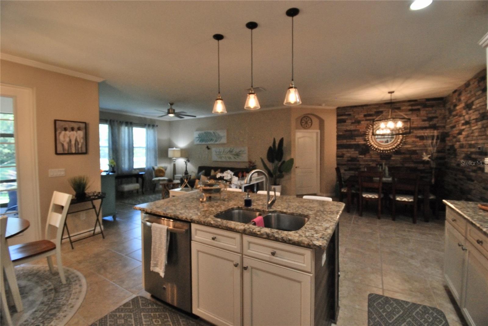 AUTUMN OAKS - Residential