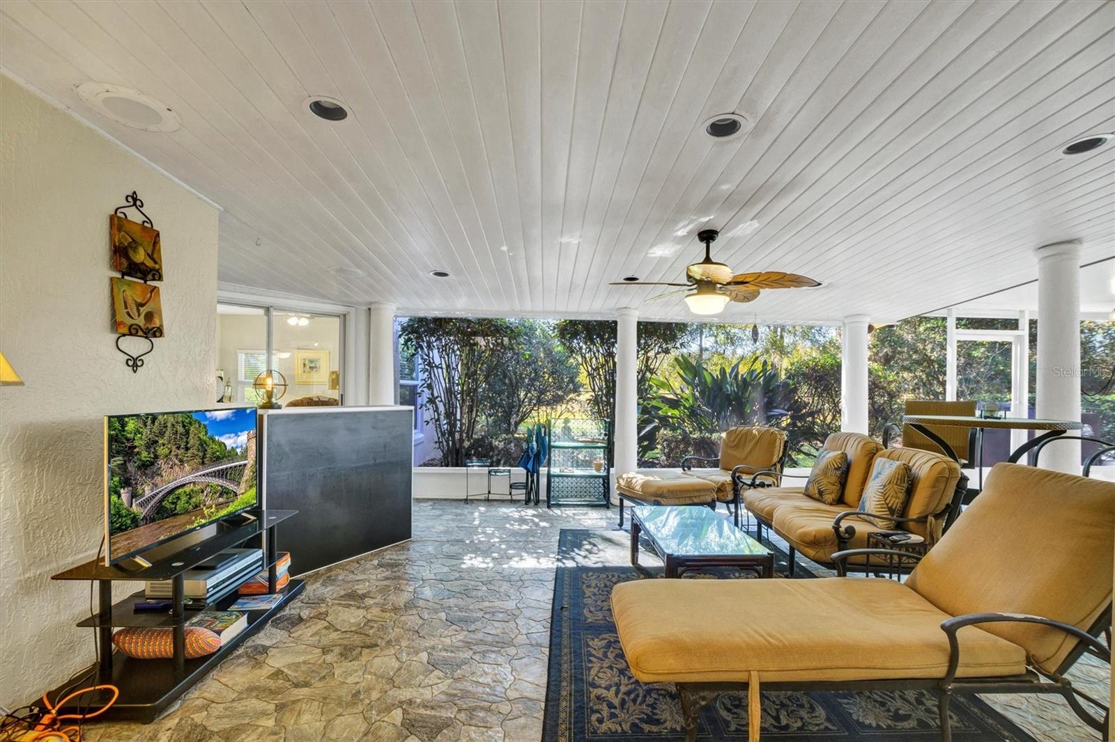 COUNTRY CLUB VILLAGE PH 03 - Residential