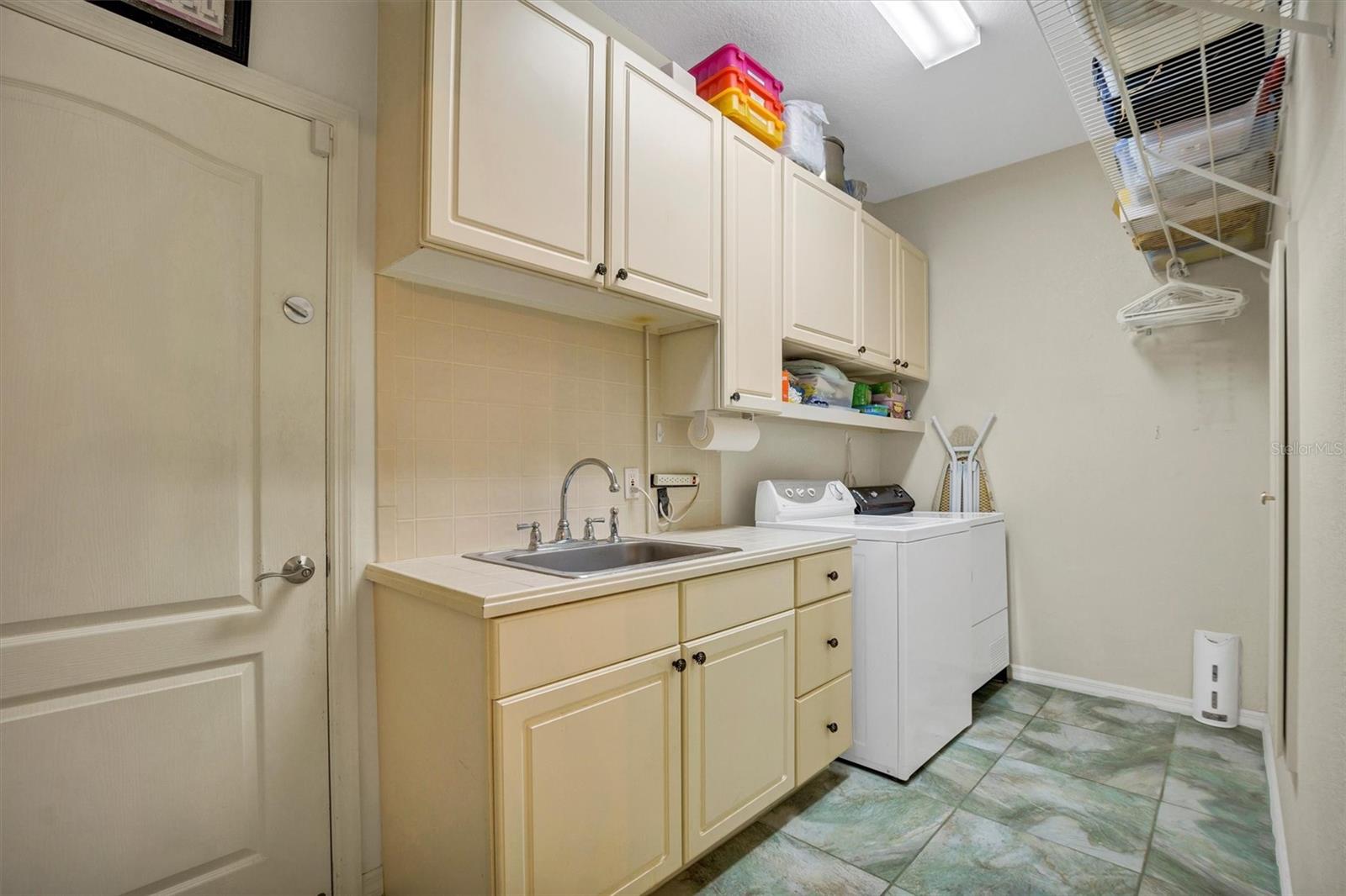 COUNTRY CLUB VILLAGE PH 03 - Residential