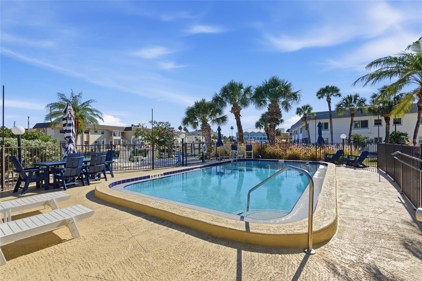 TIDES OF CAPRI WEST CONDO - Residential