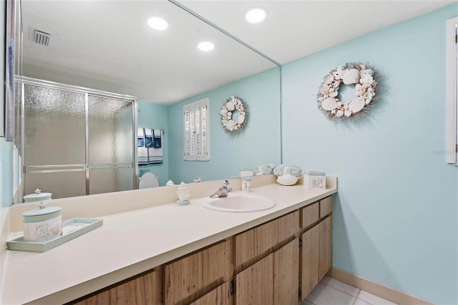 TIDES OF CAPRI WEST CONDO - Residential