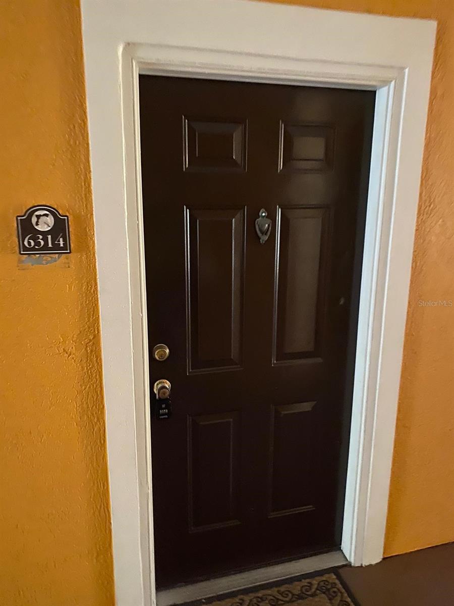Photo of 5447 Vineland Road #1302, Orlando, FL 32811 (MLS # O6413596)
