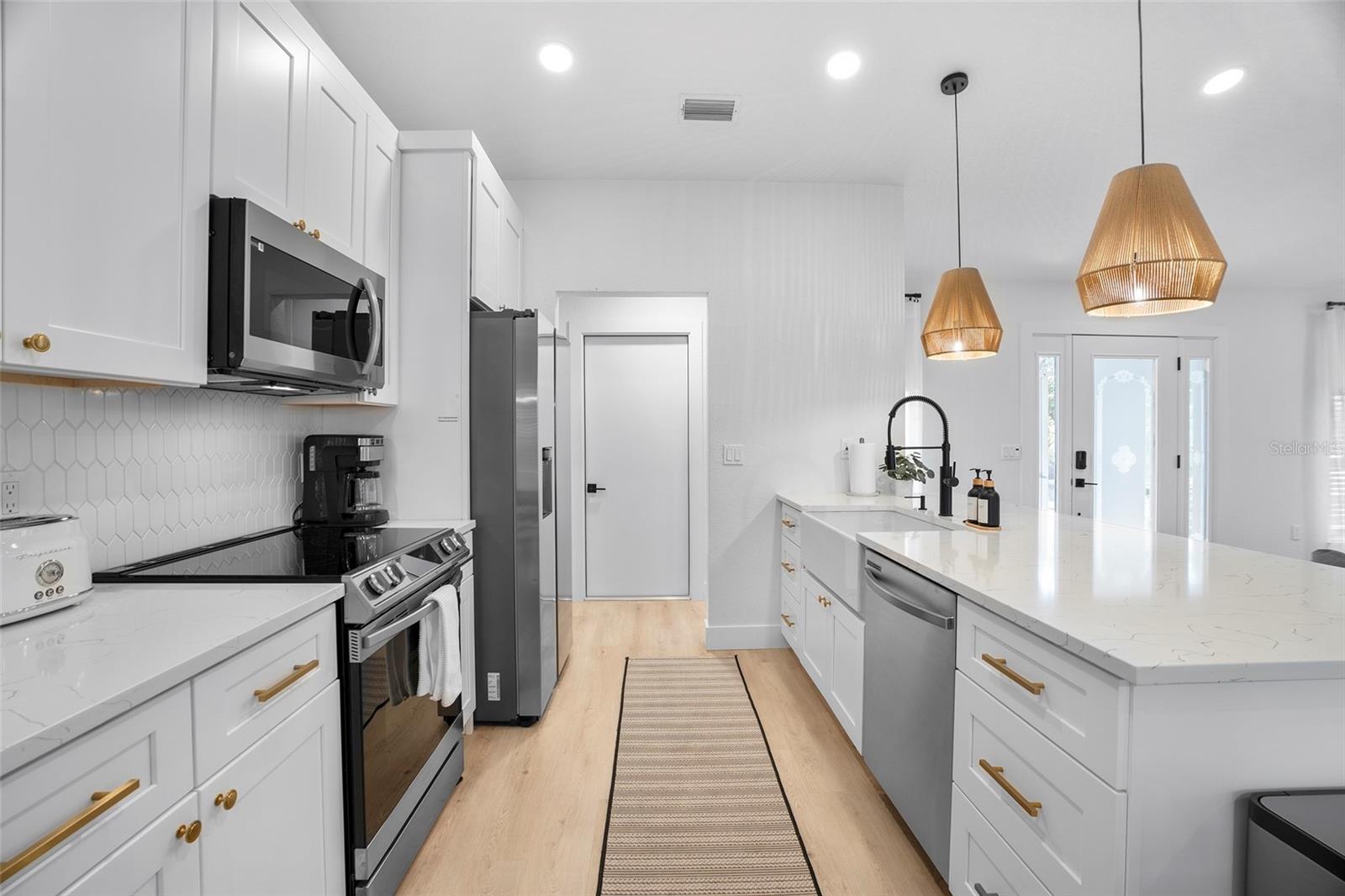 SOUTH VENICE - Residential