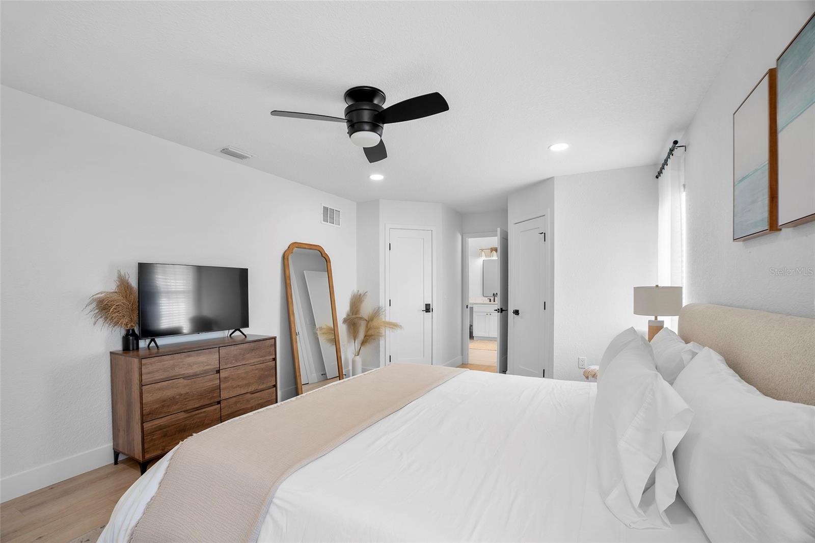 SOUTH VENICE - Residential