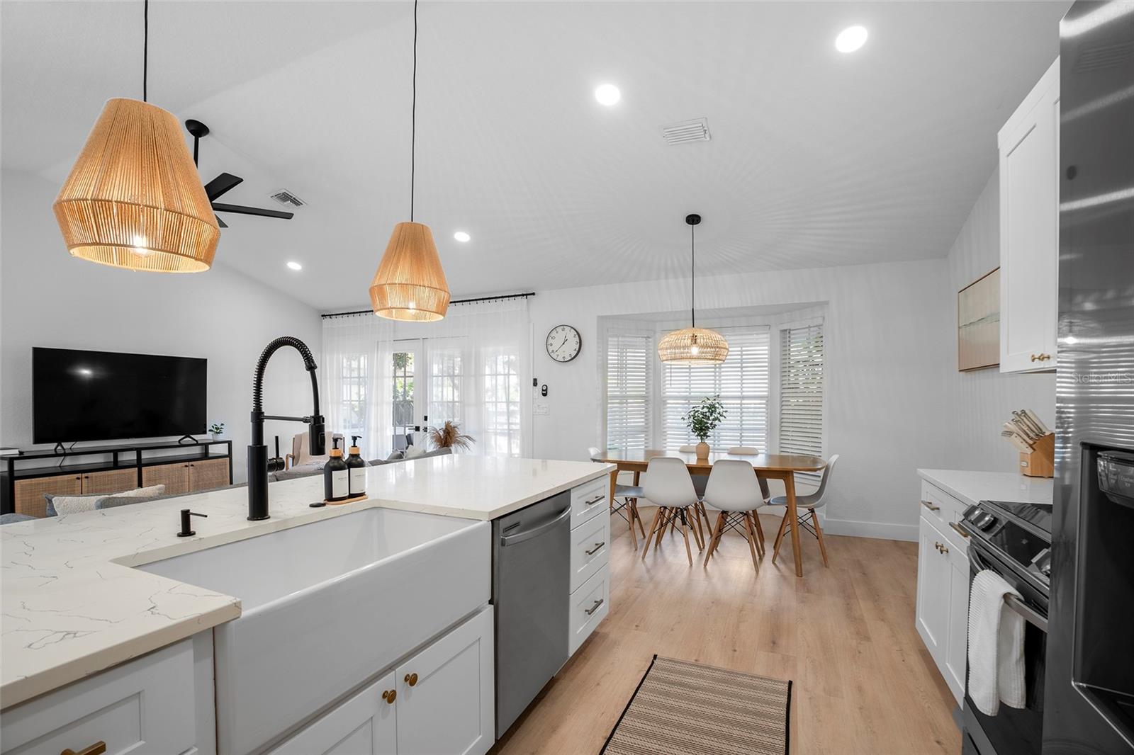 SOUTH VENICE - Residential