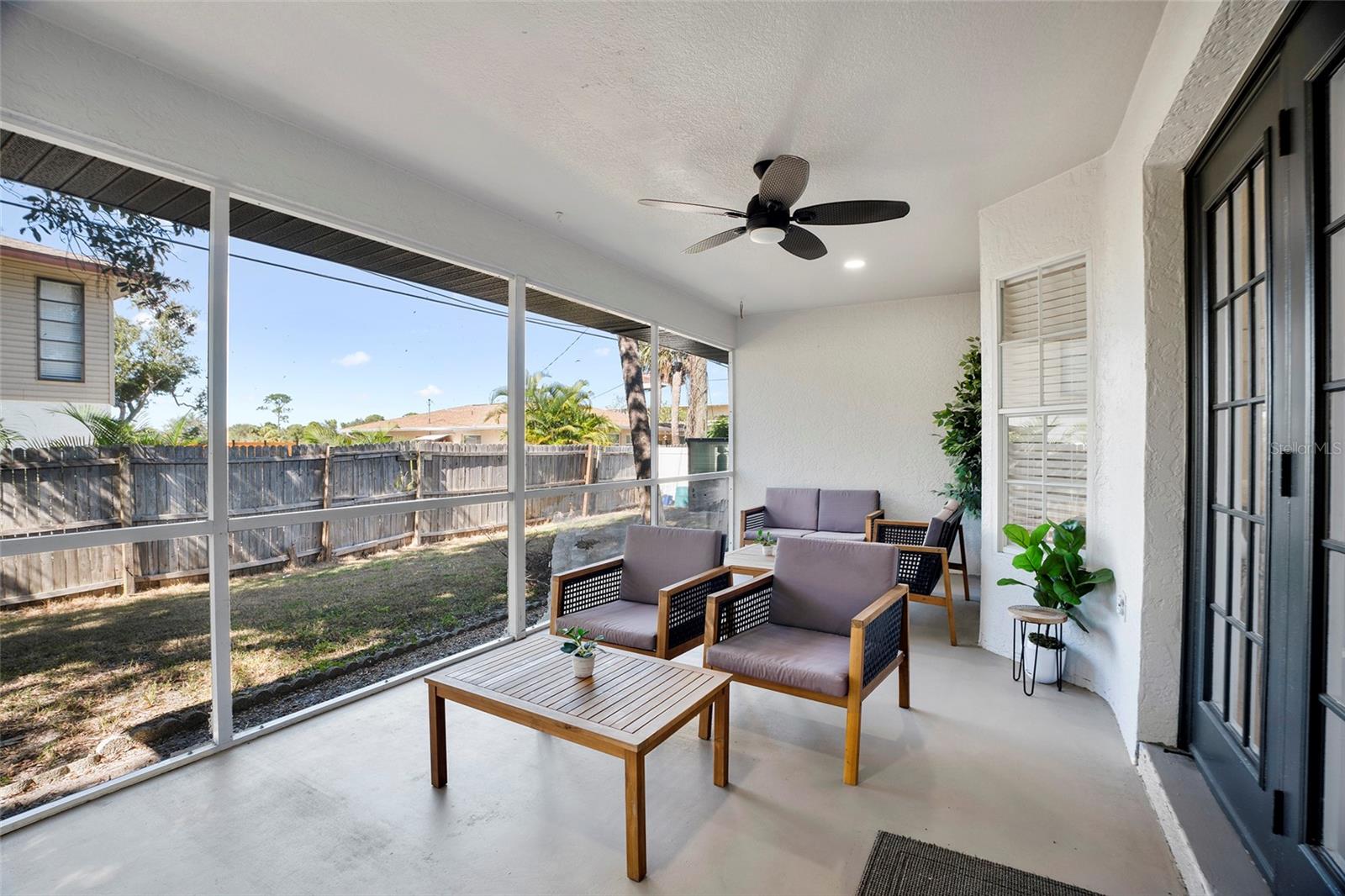 SOUTH VENICE - Residential