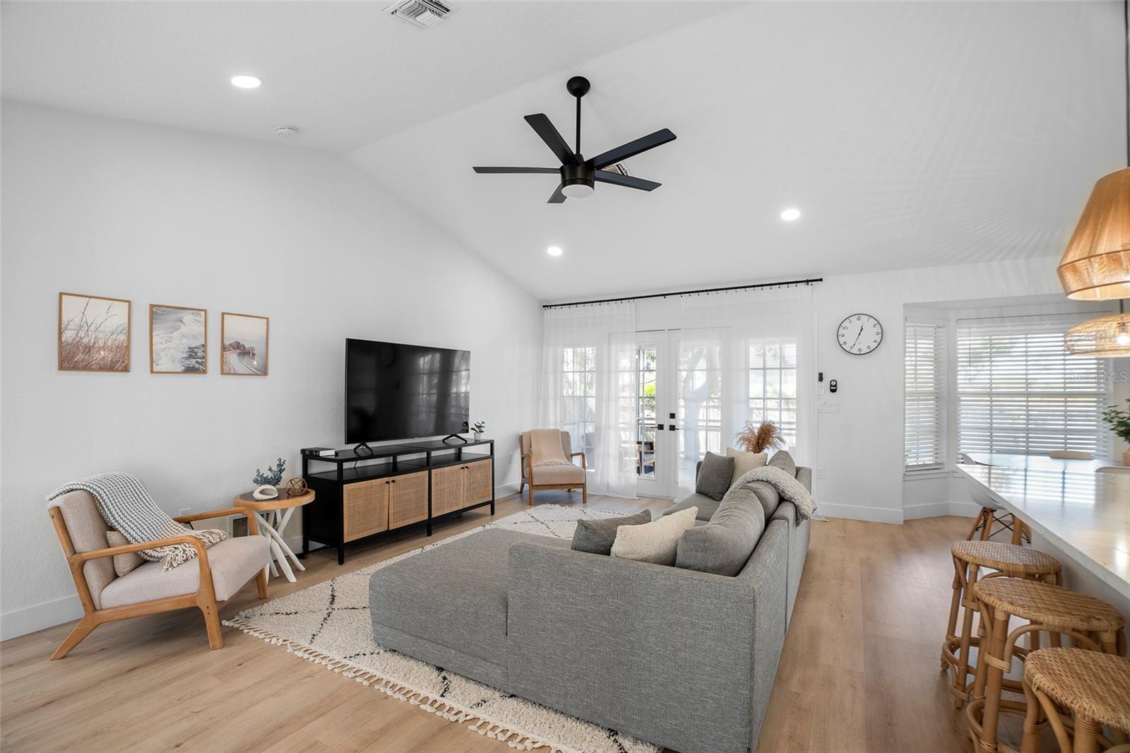 SOUTH VENICE - Residential