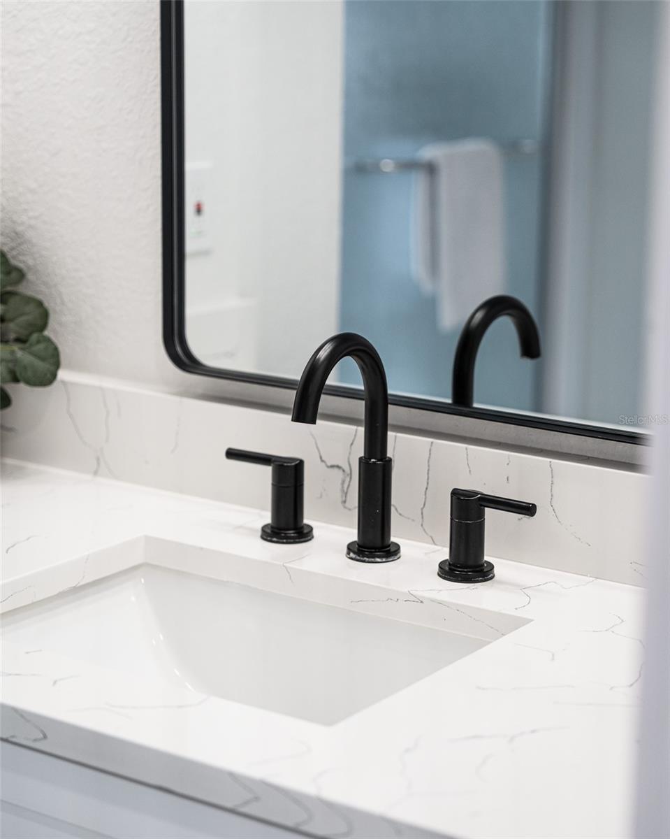 SOUTH VENICE - Residential