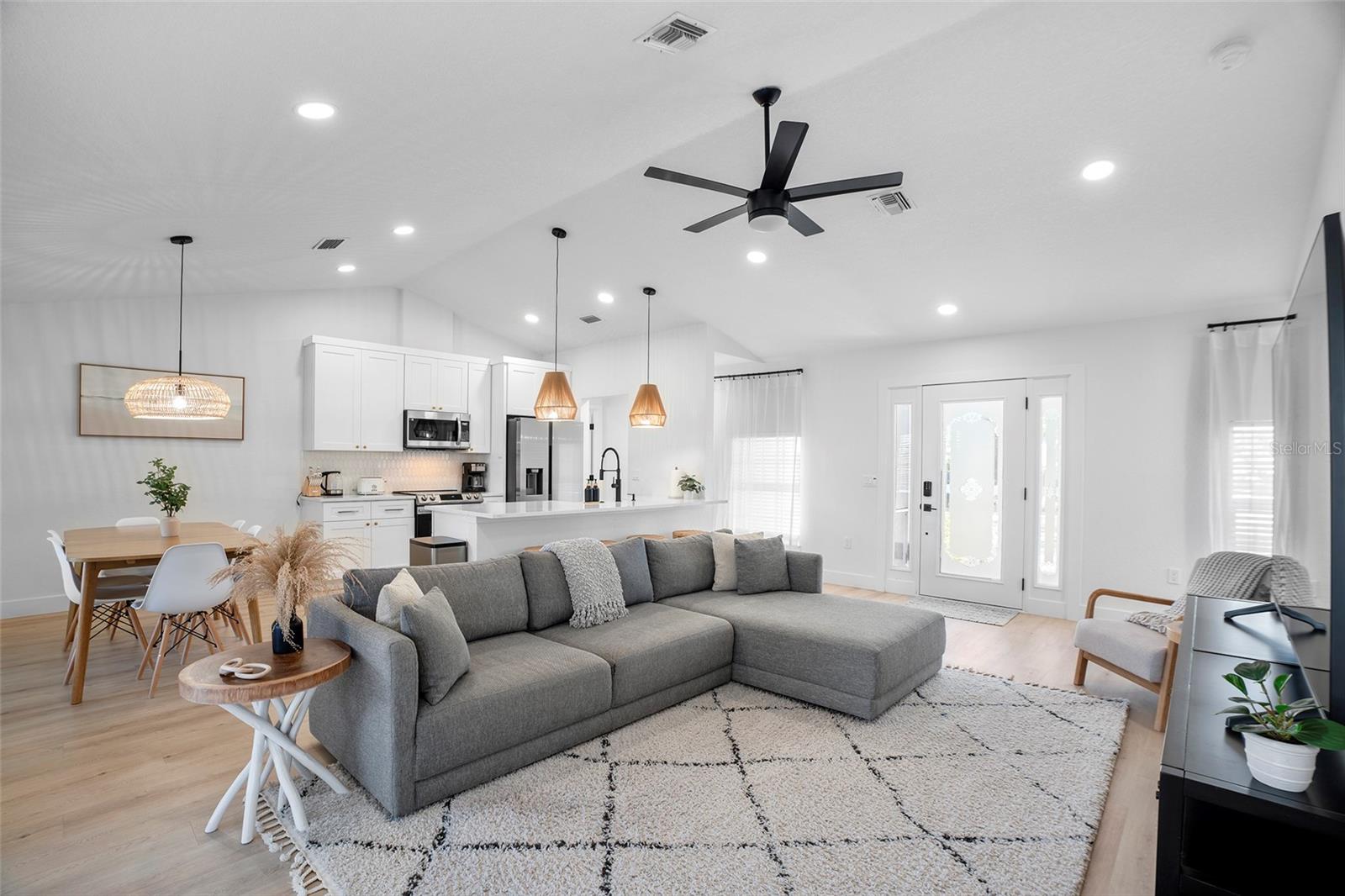 SOUTH VENICE - Residential