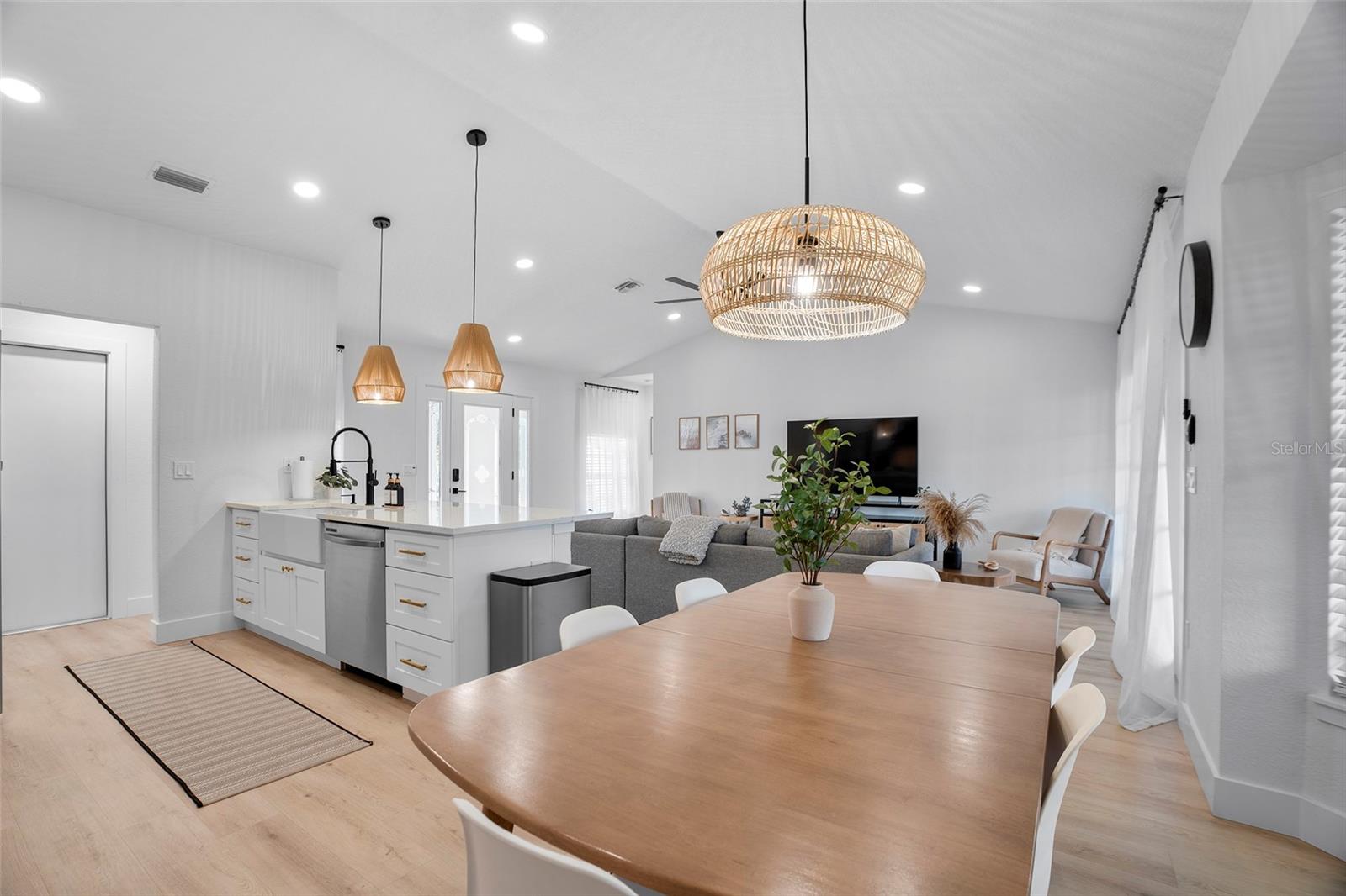 SOUTH VENICE - Residential