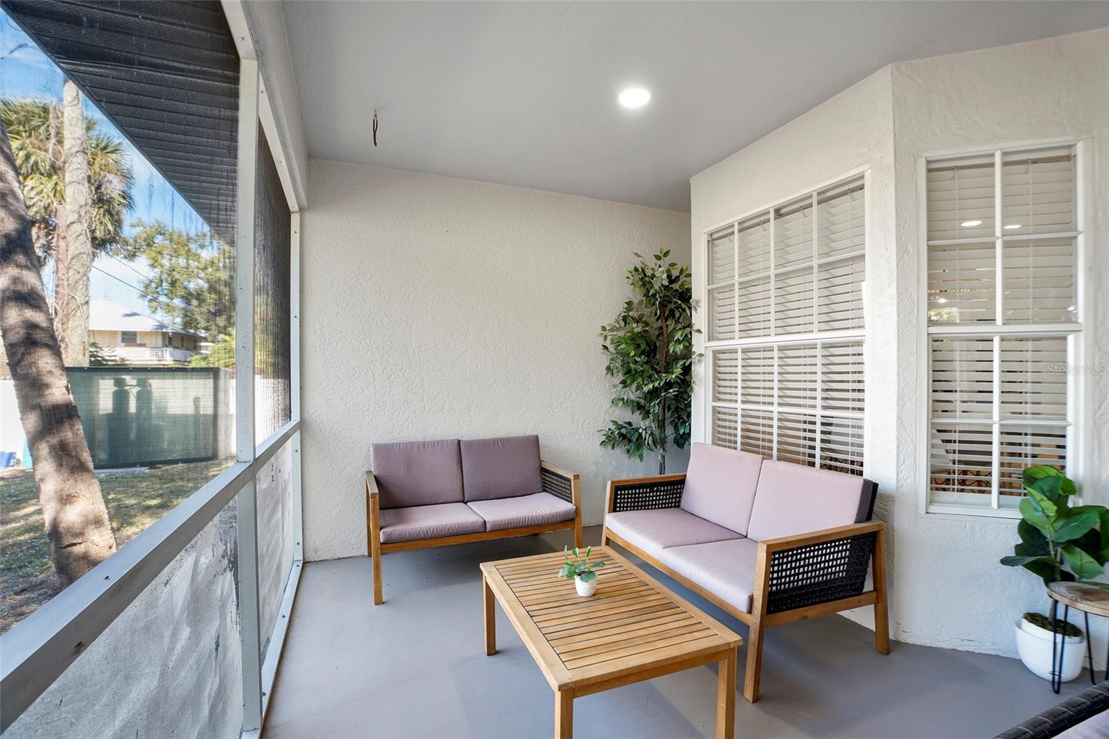 SOUTH VENICE - Residential