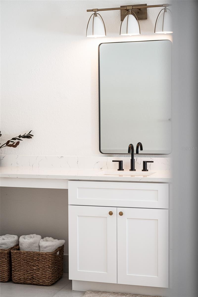 SOUTH VENICE - Residential