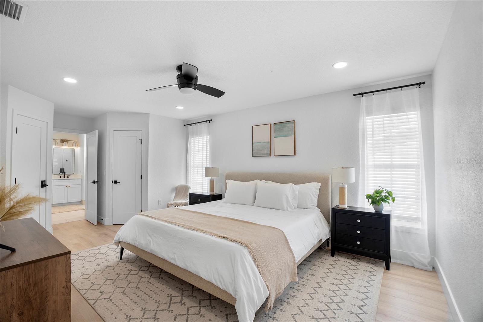 SOUTH VENICE - Residential