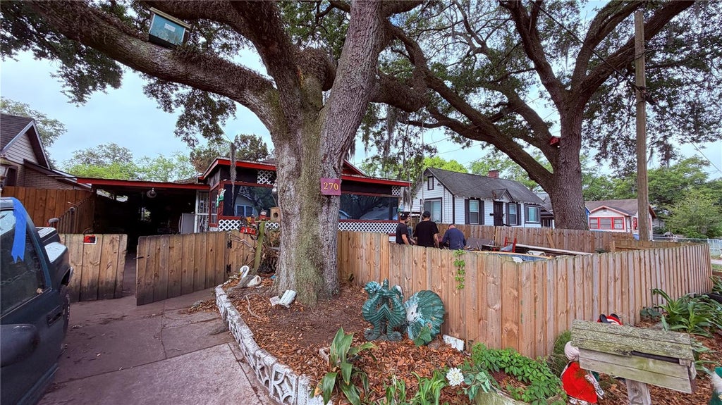 Photo of 270 E 46th Street, Jacksonville, FL 32208 (MLS # O6447149)