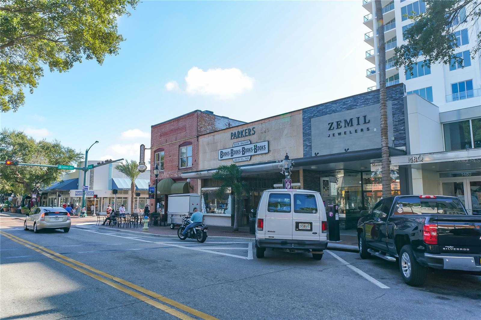 CENTRAL PARK - Residential Lease