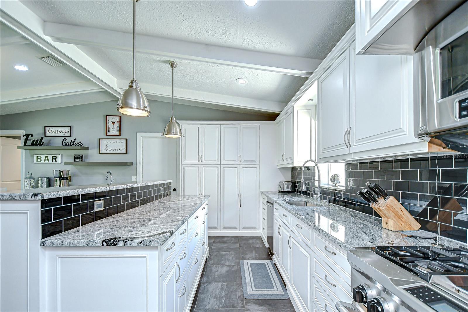 VILLAGE VI OF CARROLLWOOD VILL - Residential