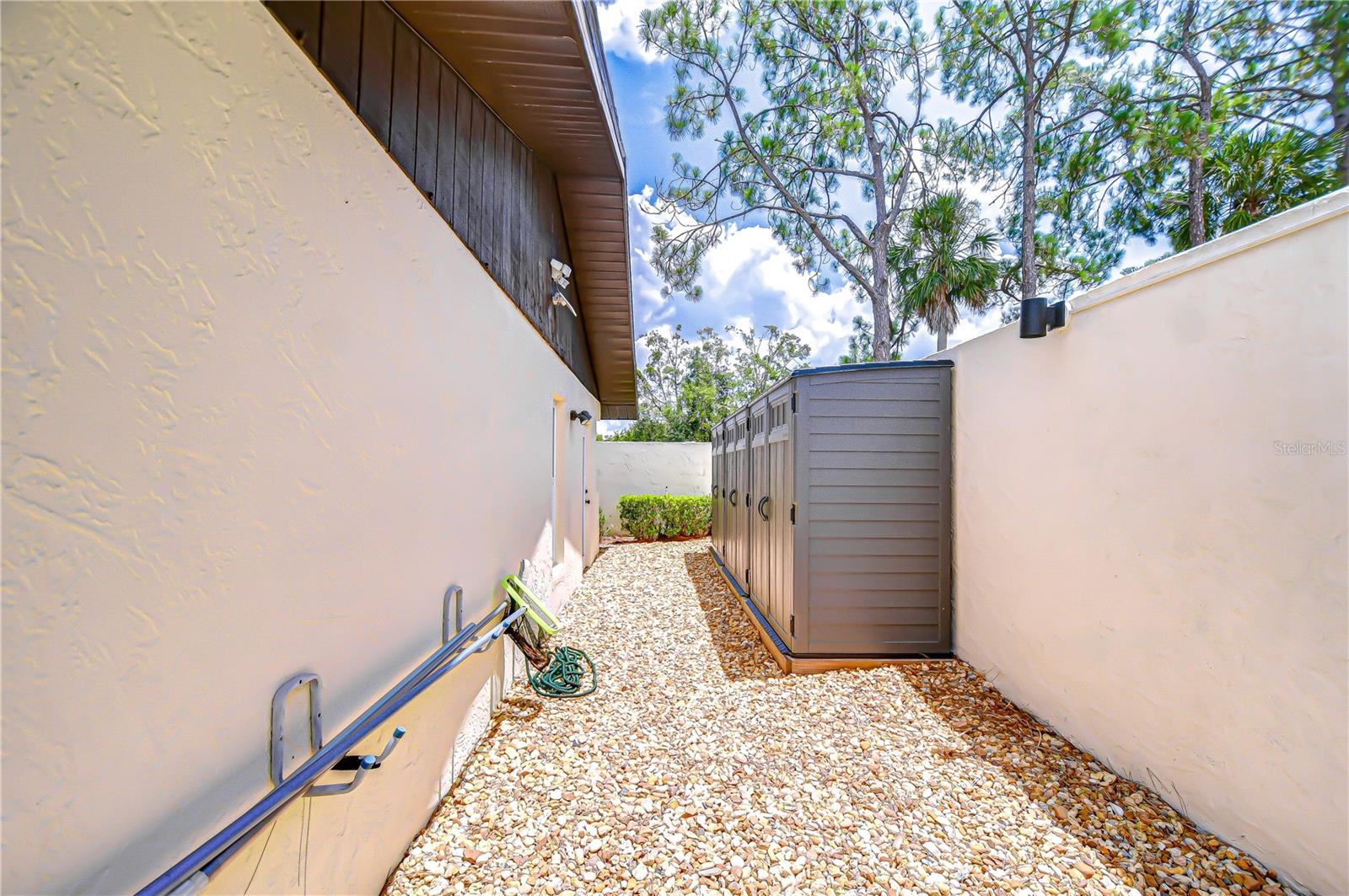 VILLAGE VI OF CARROLLWOOD VILL - Residential