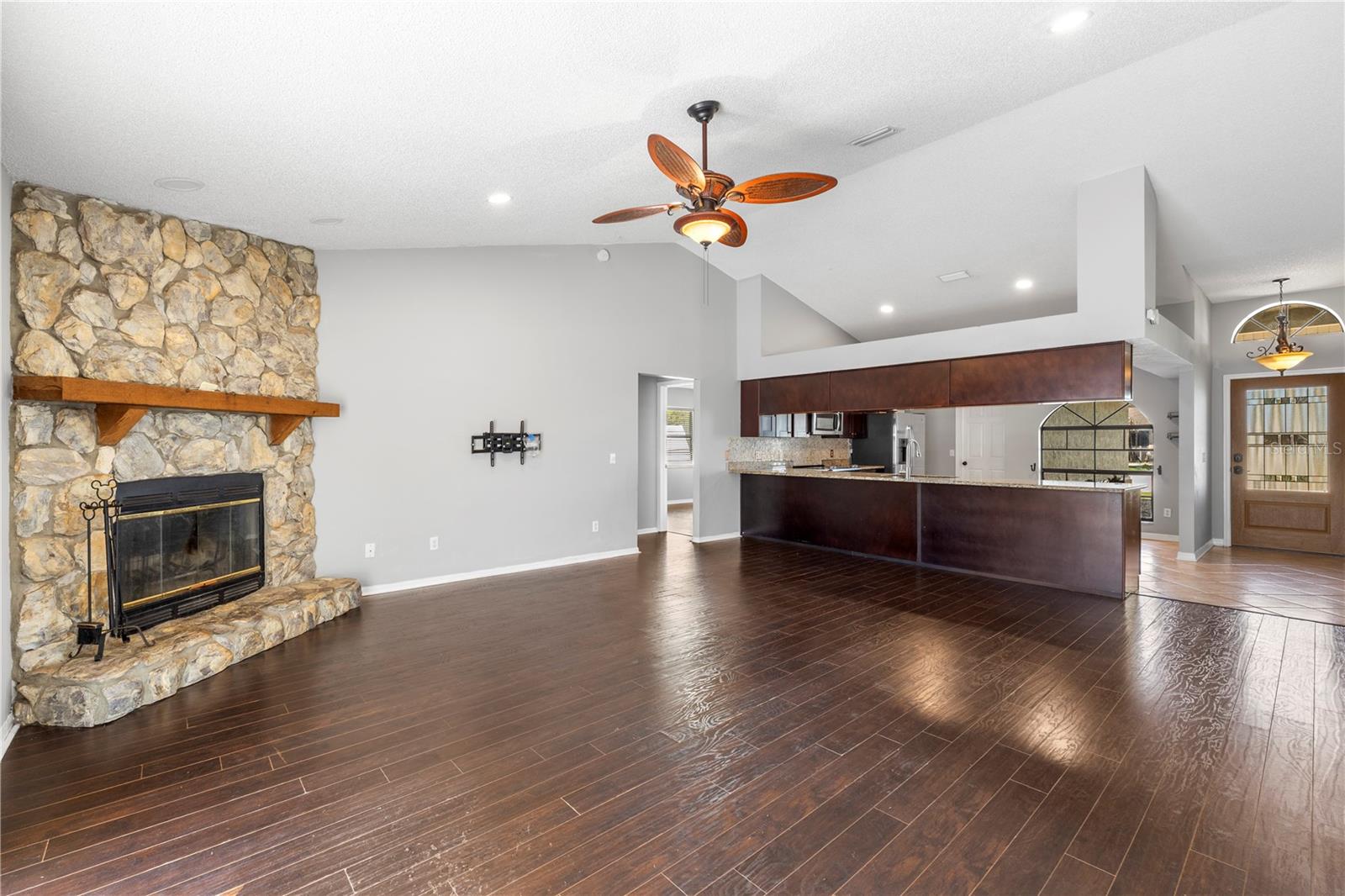 LAKE PADGETT - Residential