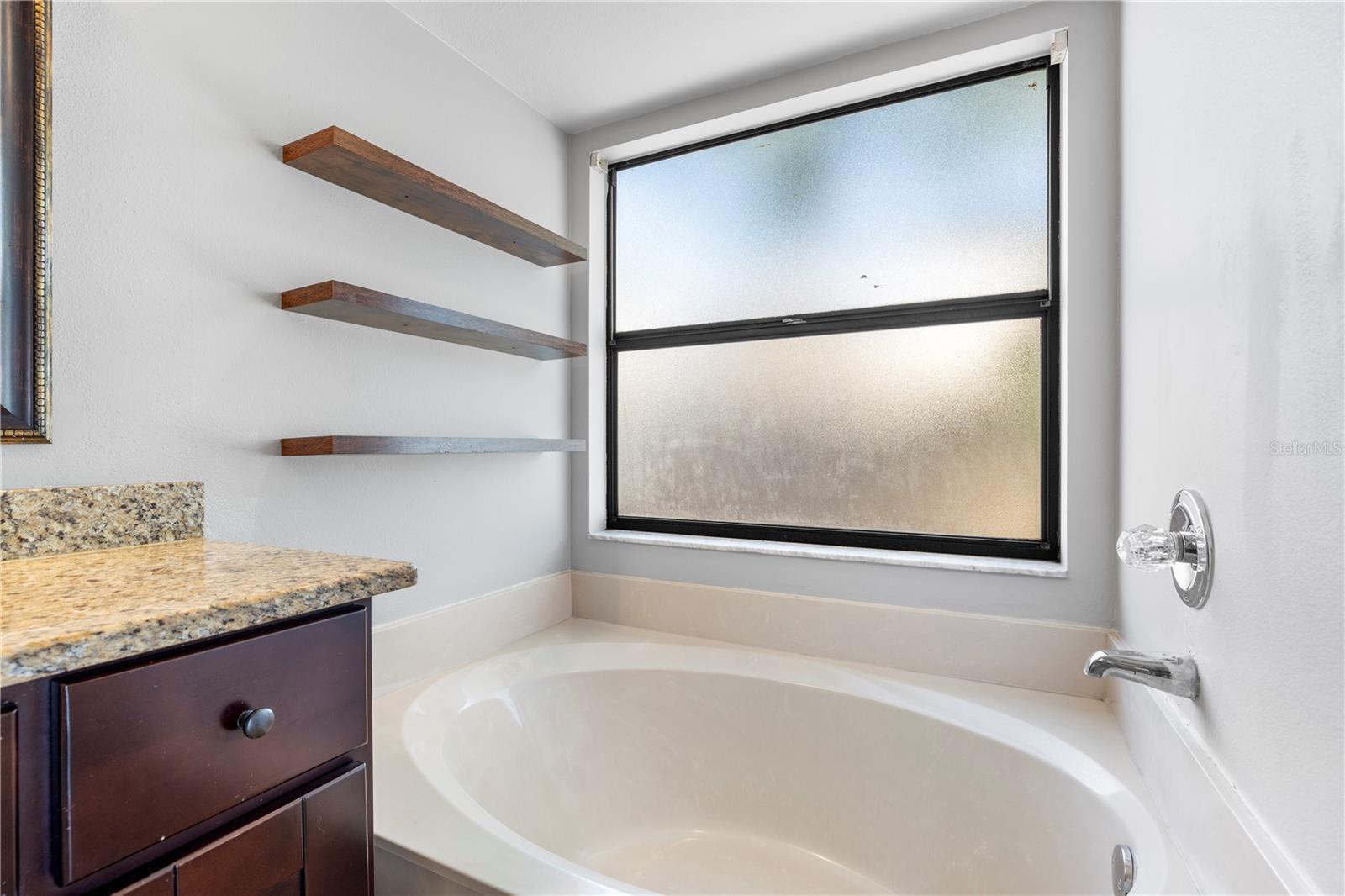 LAKE PADGETT - Residential