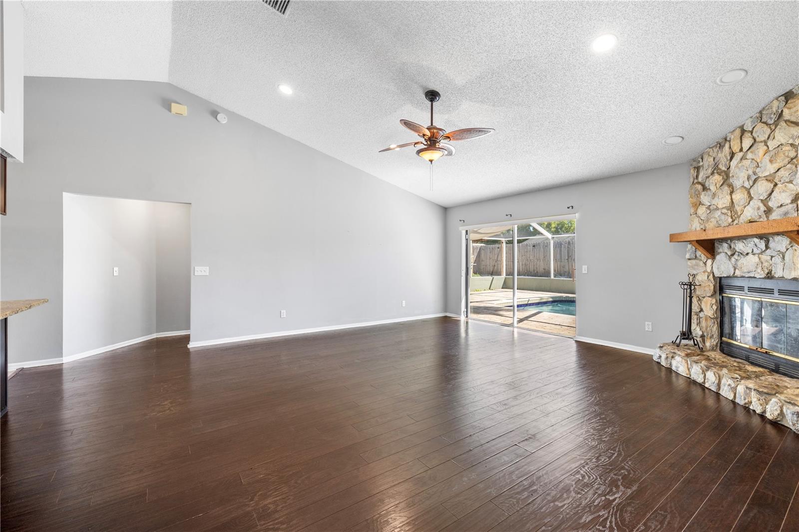 LAKE PADGETT - Residential