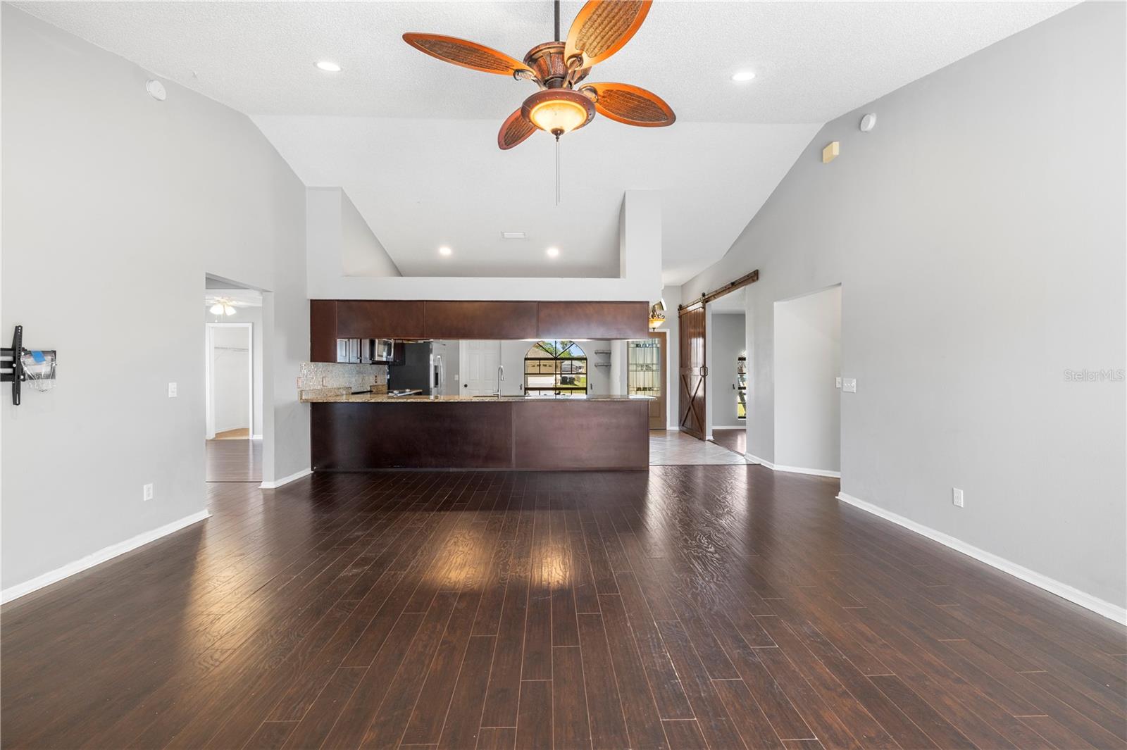 LAKE PADGETT - Residential