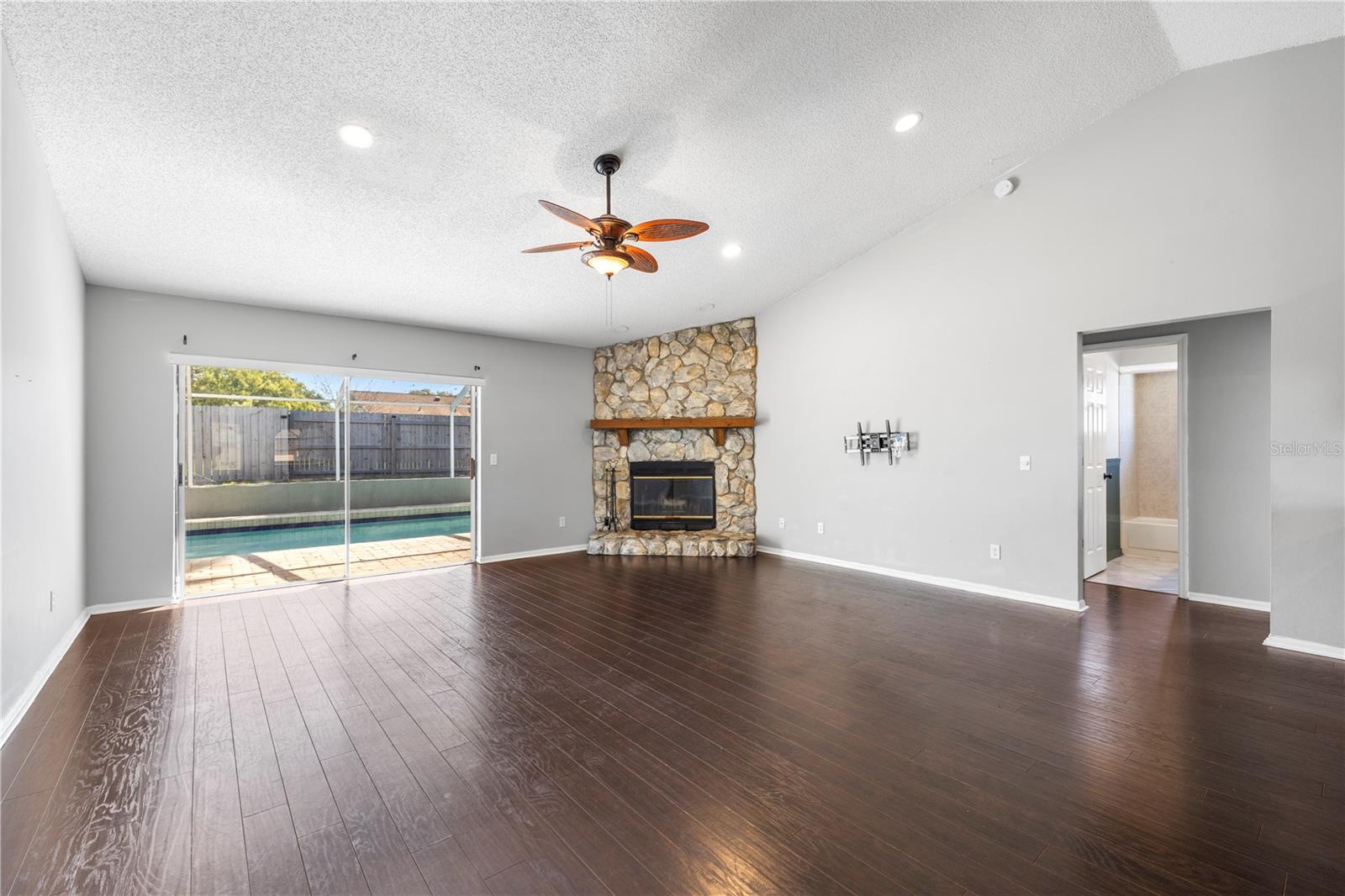 LAKE PADGETT - Residential