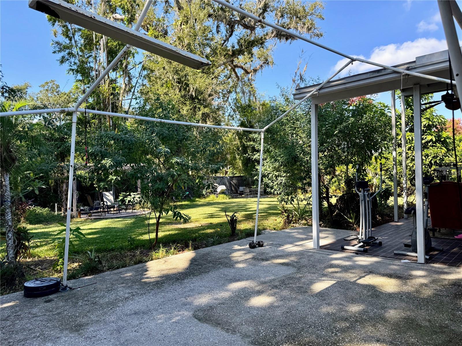 BRANDON FOREST SUB - Residential Lease