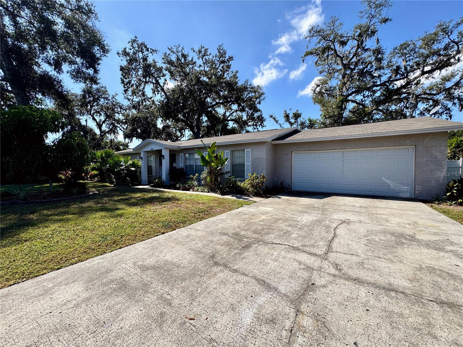 BRANDON FOREST SUB - Residential Lease