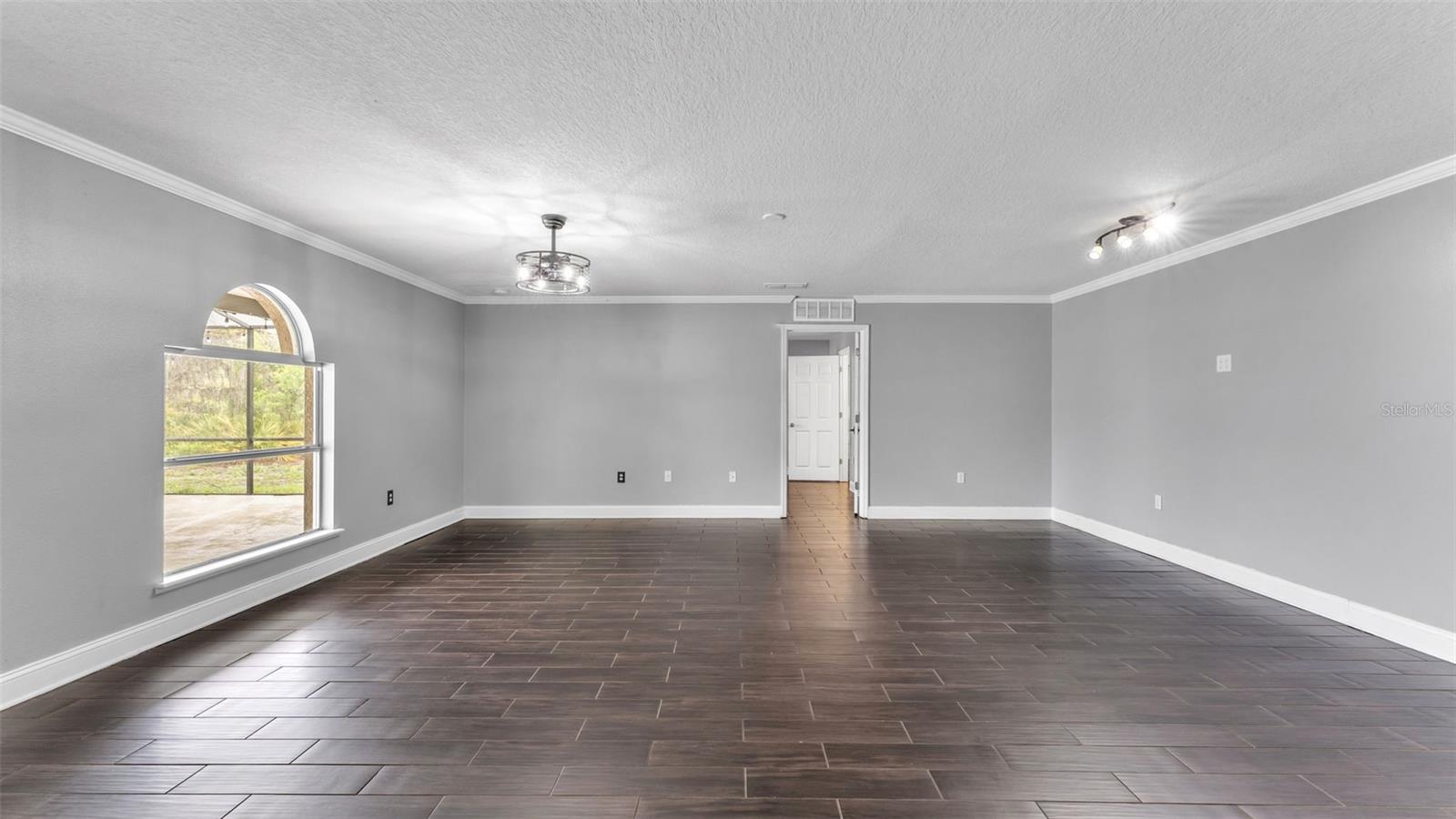 SPANISH OAKS - Residential