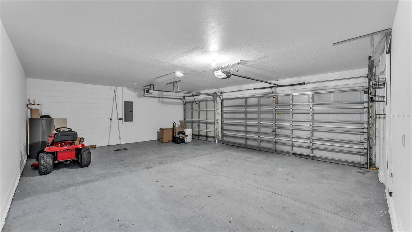 SPANISH OAKS - Residential