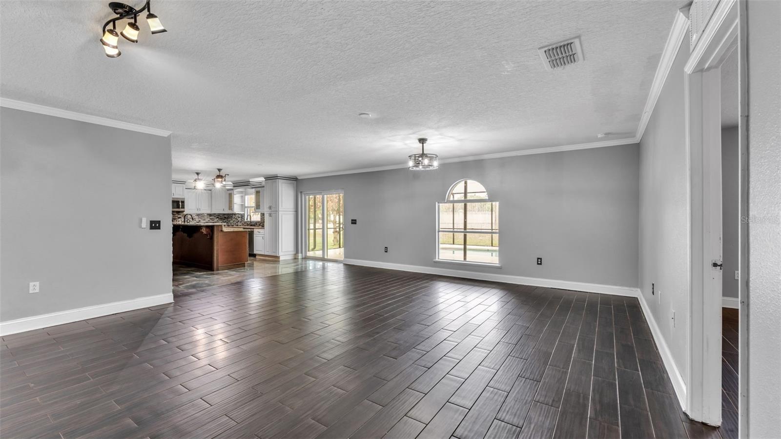 SPANISH OAKS - Residential