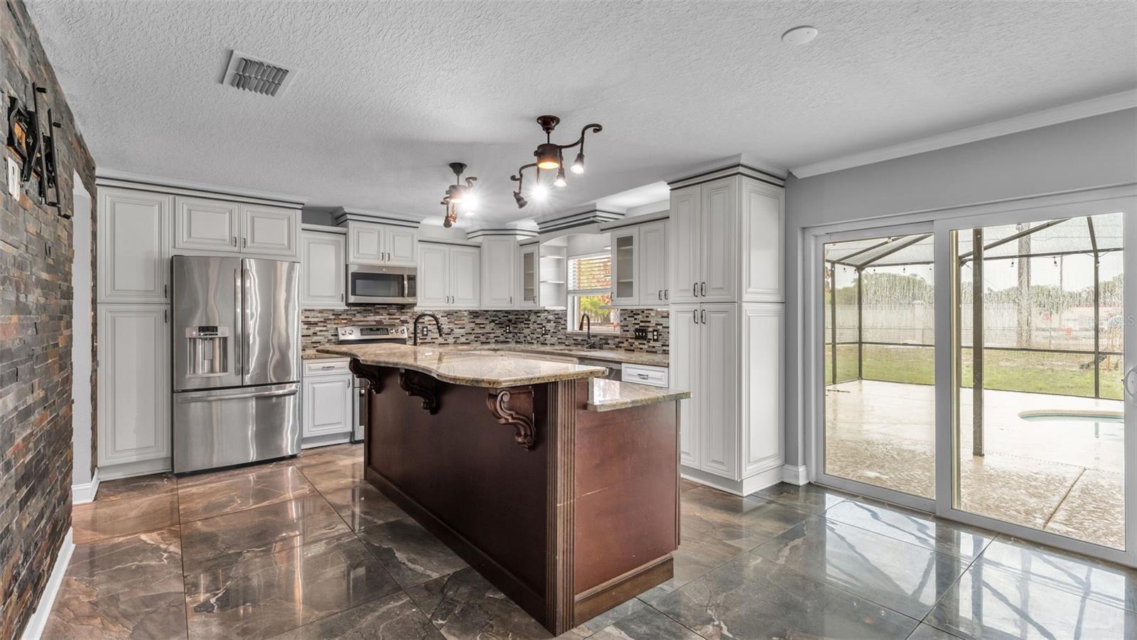 SPANISH OAKS - Residential