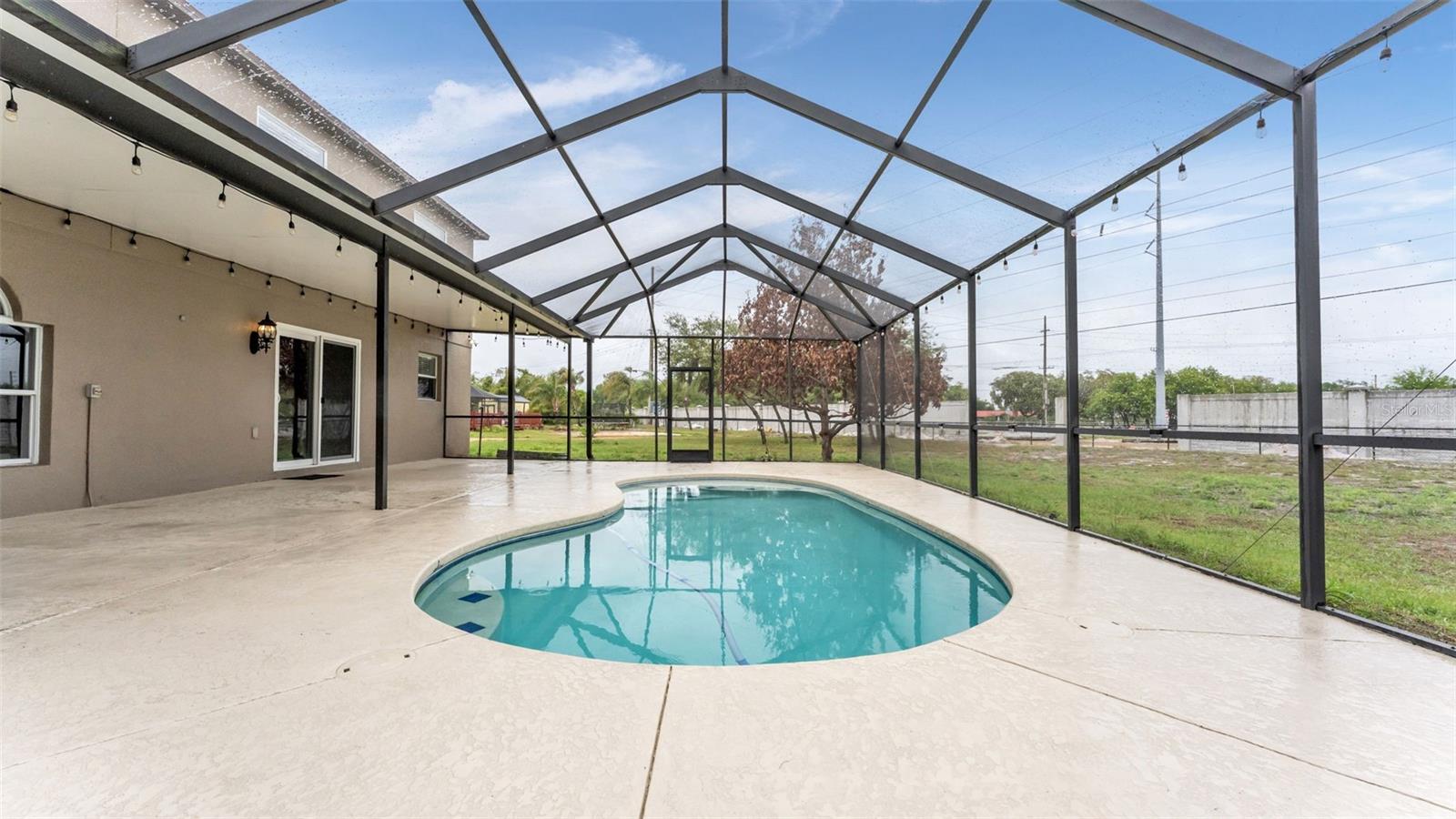 SPANISH OAKS - Residential