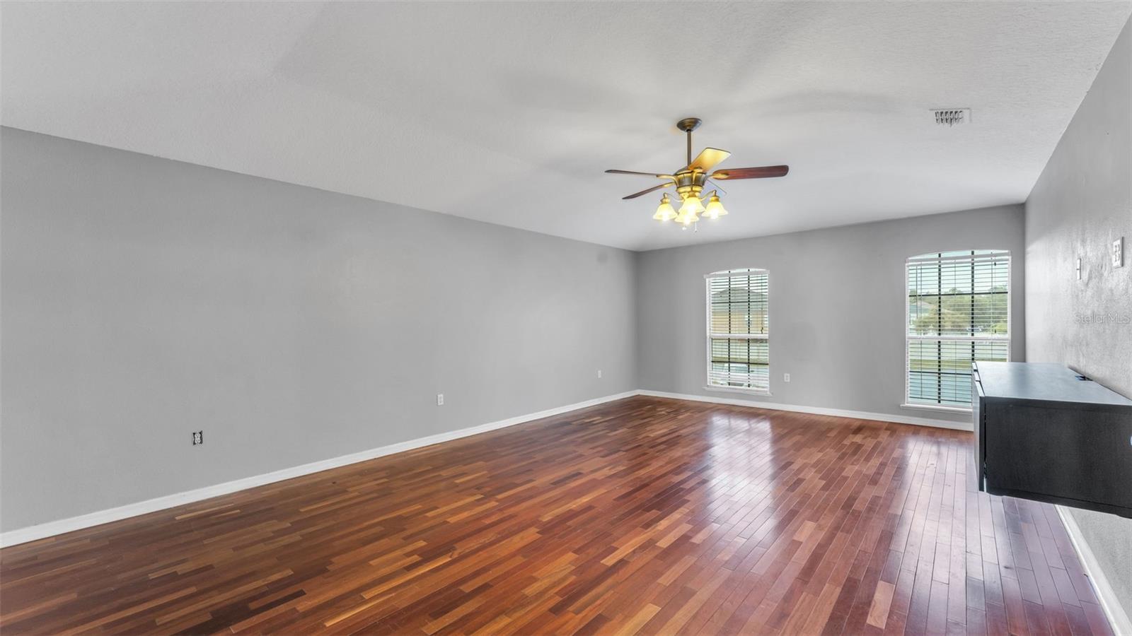 SPANISH OAKS - Residential