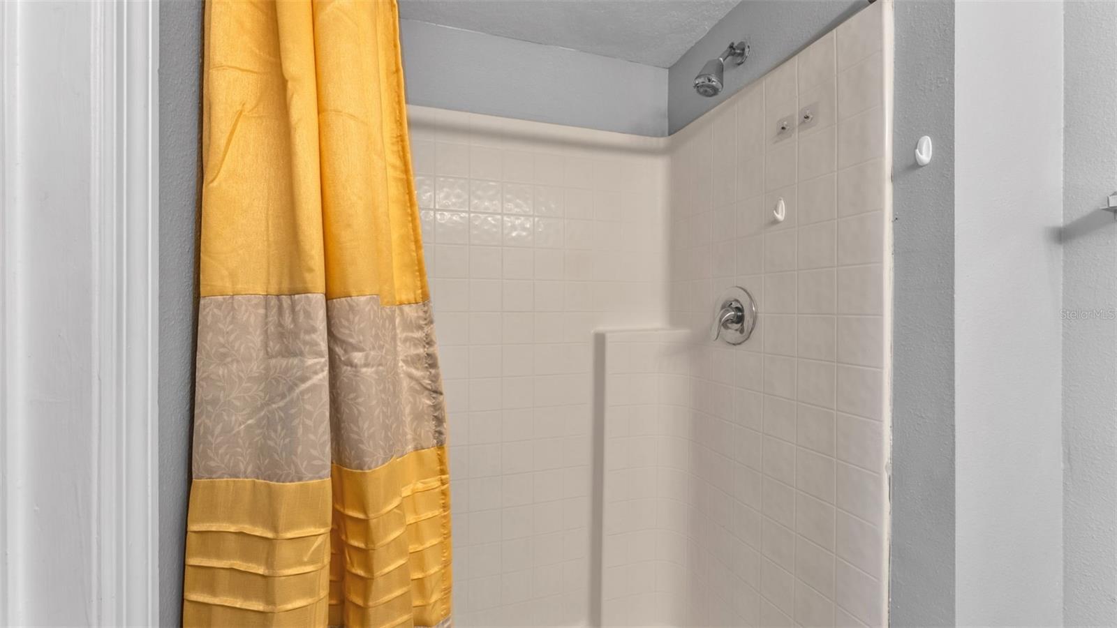 SPANISH OAKS - Residential