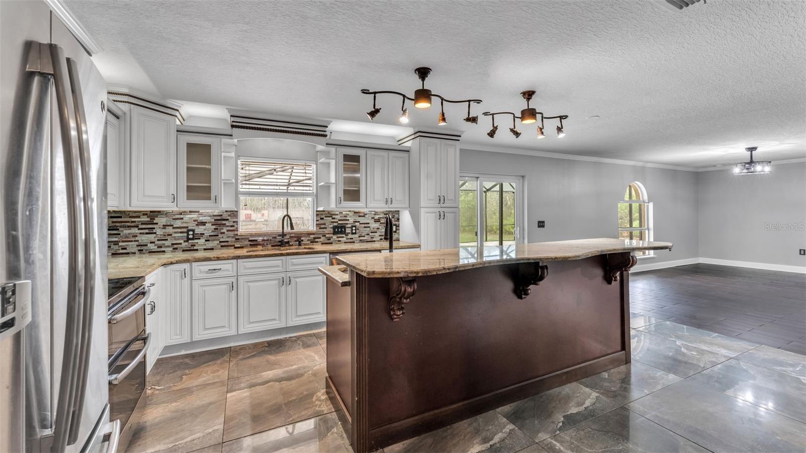 SPANISH OAKS - Residential