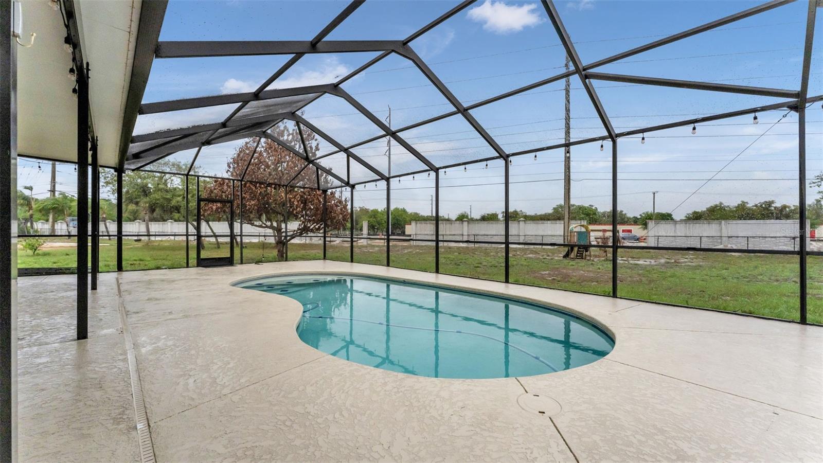 SPANISH OAKS - Residential