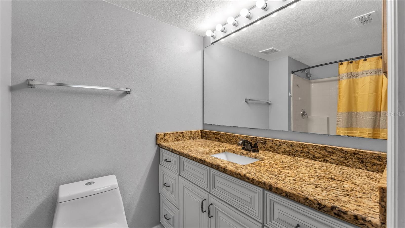 SPANISH OAKS - Residential