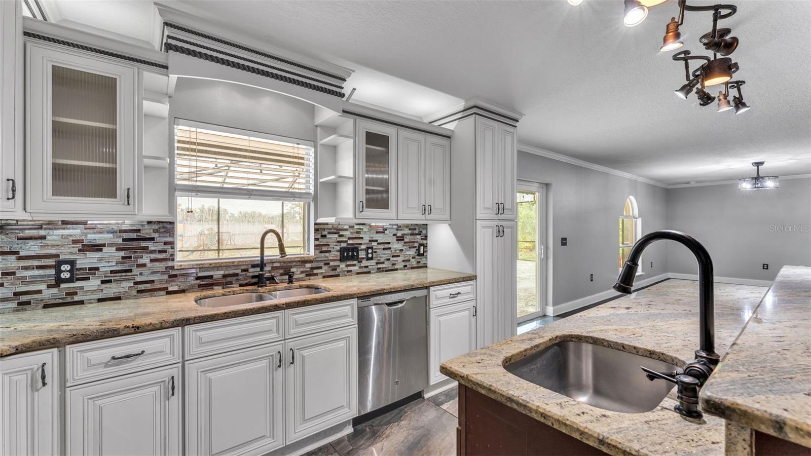 SPANISH OAKS - Residential