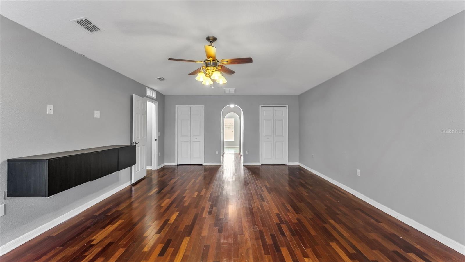 SPANISH OAKS - Residential