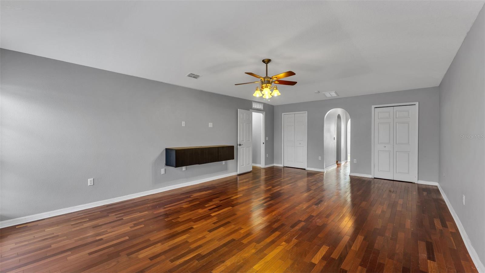 SPANISH OAKS - Residential